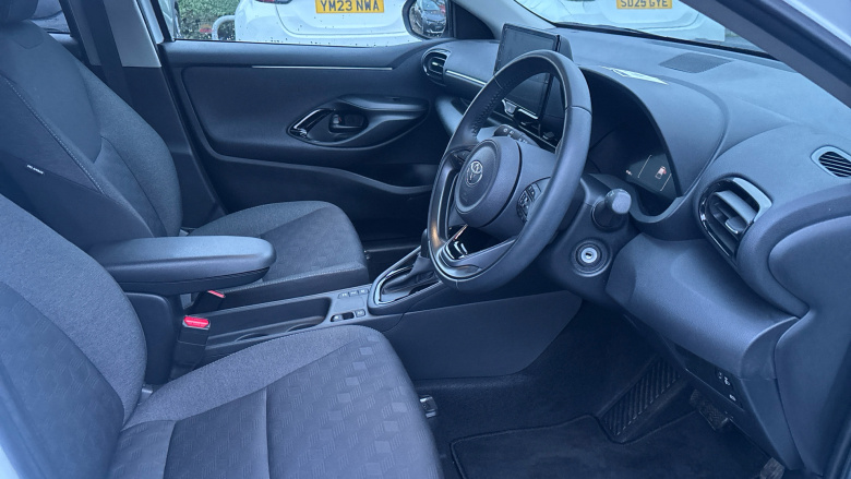 Toyota Yaris 1.5 Hybrid Design 5dr CVT Hybrid Hatchback